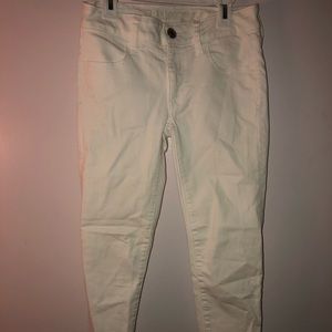 White skinny jeans